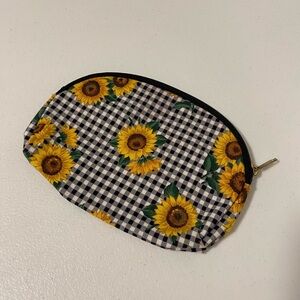 Plaid‎ sunflower zipper pouch
